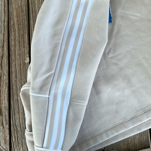 Adidas Originals 3 Stripe Logo Crop Sweatshirt Women’s XS Ice Purple NWT FLAW - Picture 8 of 12